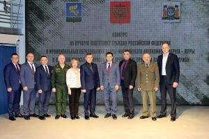 Общее фото с главой и комиссией